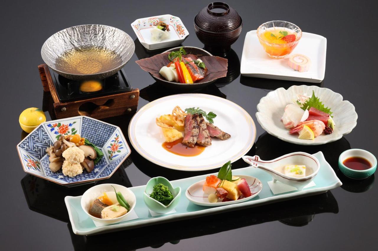 Suimeikan Gero Exterior photo A selection of Japanese cuisine