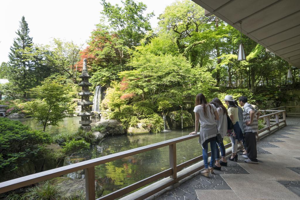 Suimeikan Gero Exterior photo The Japanese garden