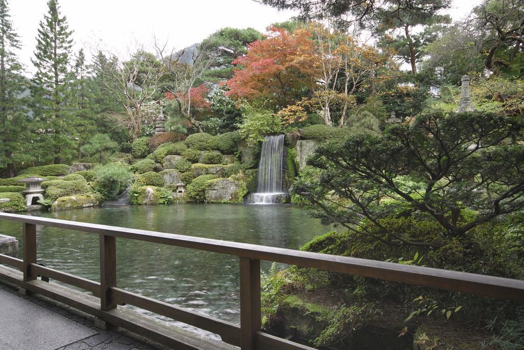 Suimeikan Gero Exterior photo The Japanese garden