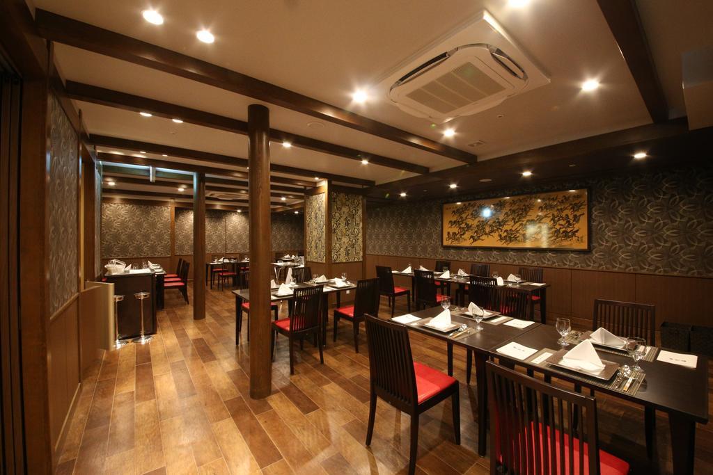 Suimeikan Gero Exterior photo Interior of a restaurant in Seoul, South Korea