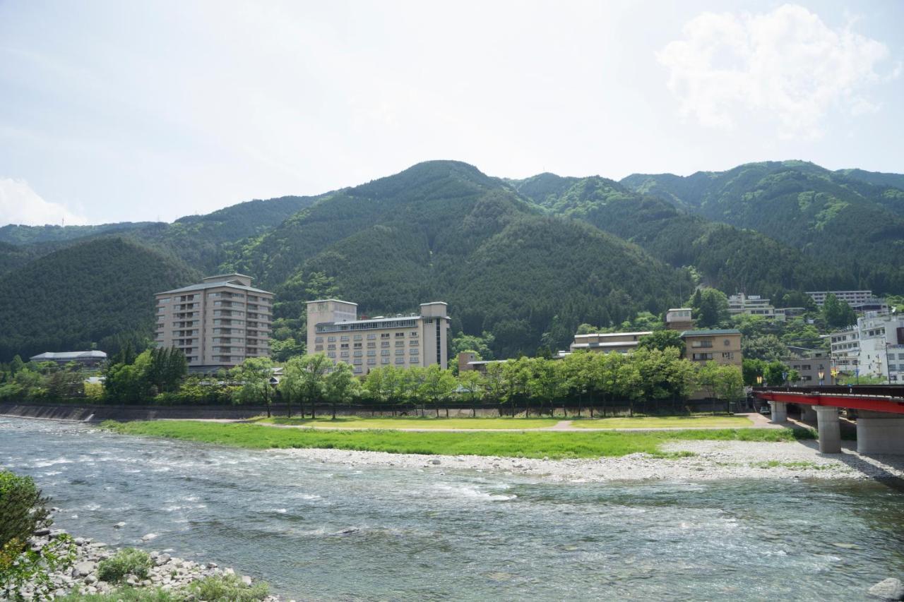 Suimeikan Gero Exterior photo View of the town
